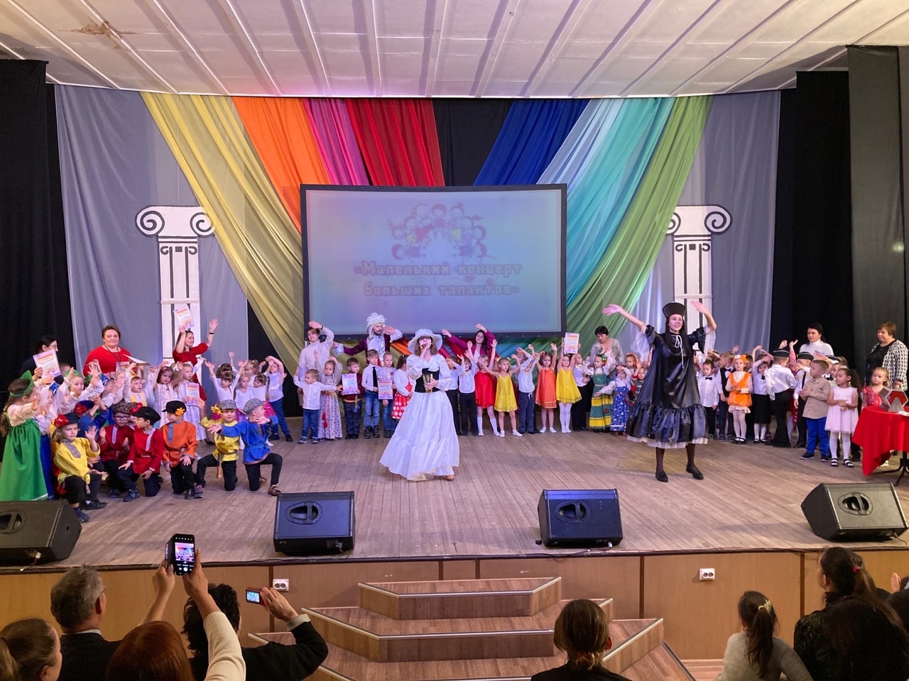 Маленький концерт больших талантов в культурном центре «Маймакса»