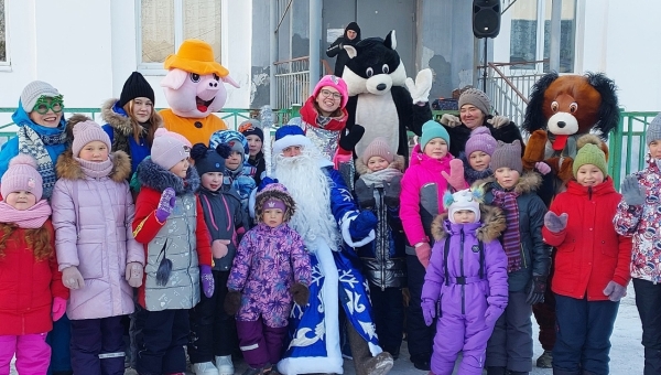 Дед Мороз встретился с жителями Маймаксанского округа